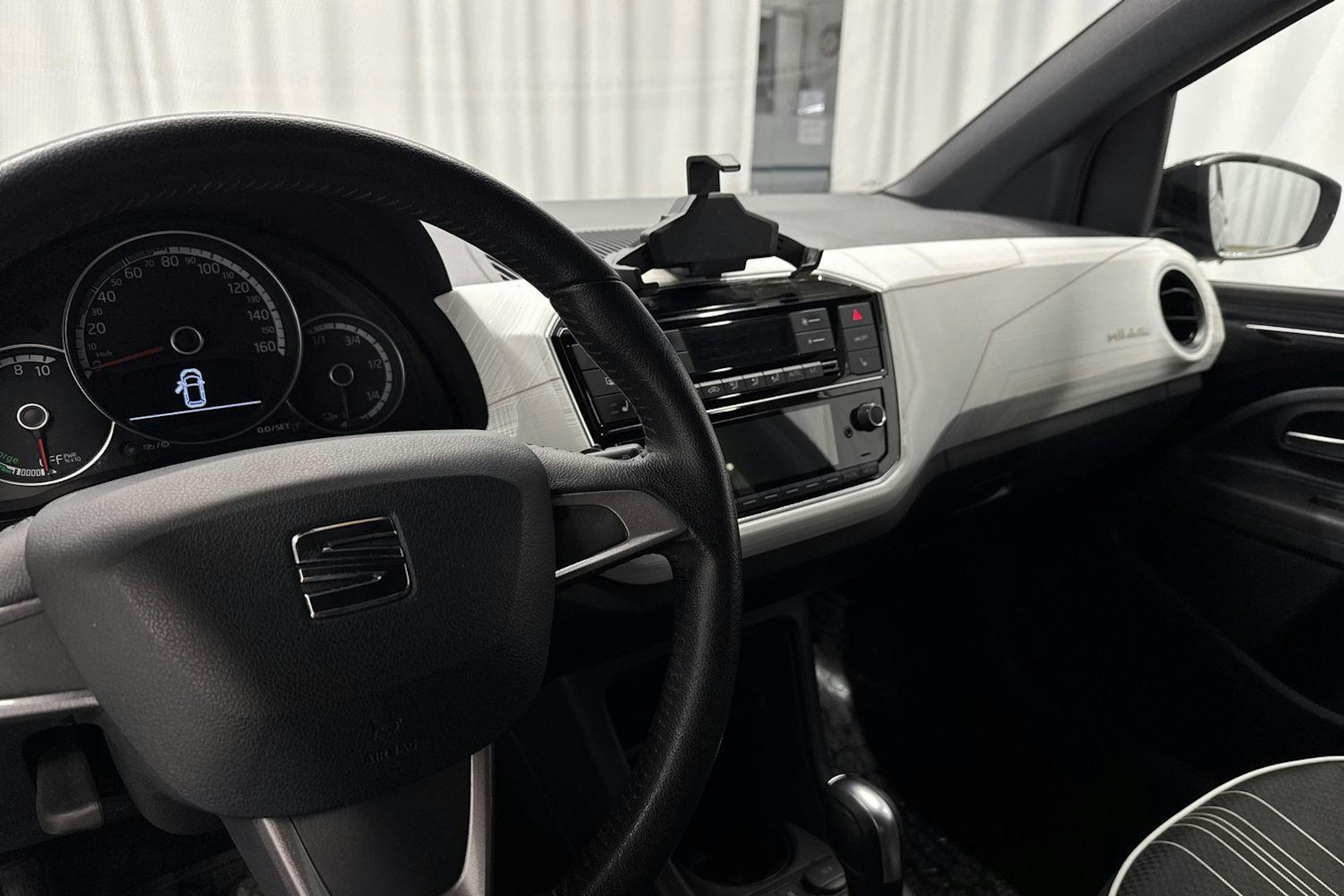 musta SEAT Mii electric 2020 kuva 34.