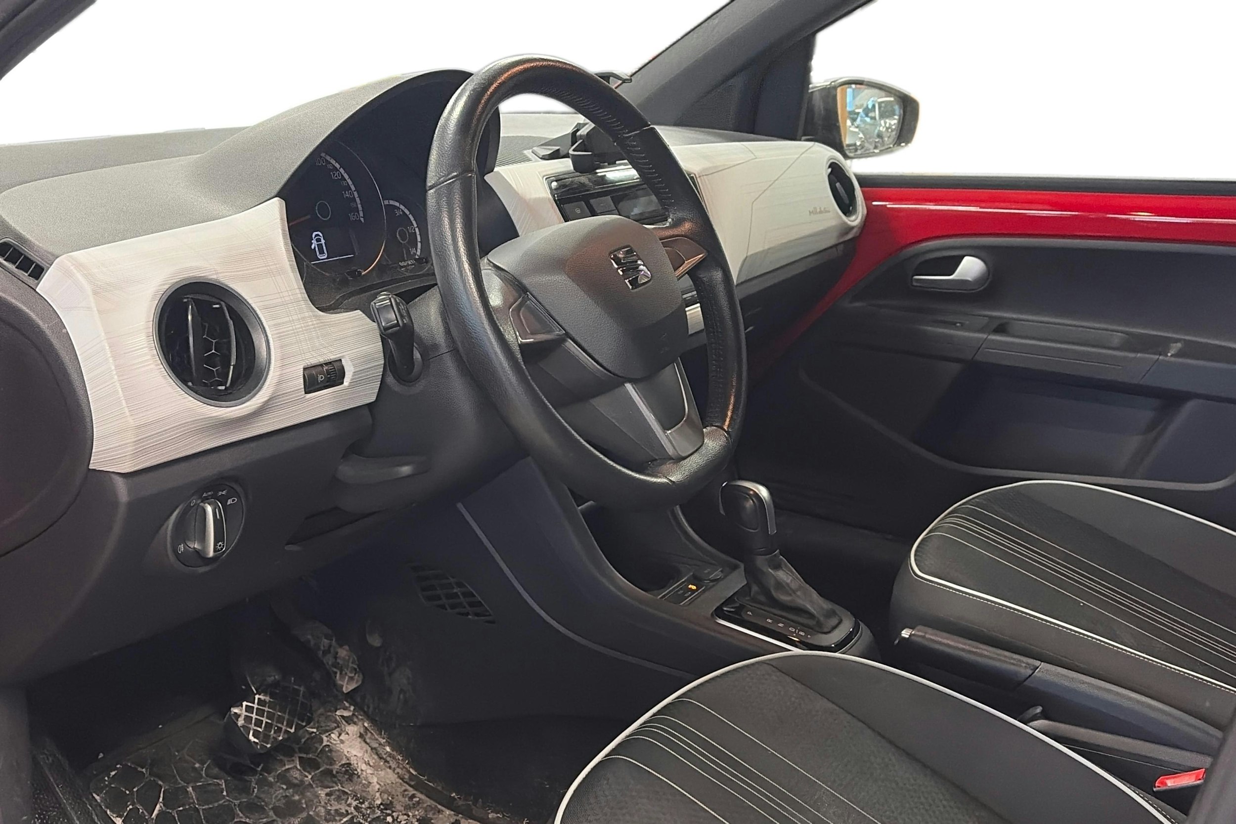 punainen SEAT Mii electric 2020 kuva 3.