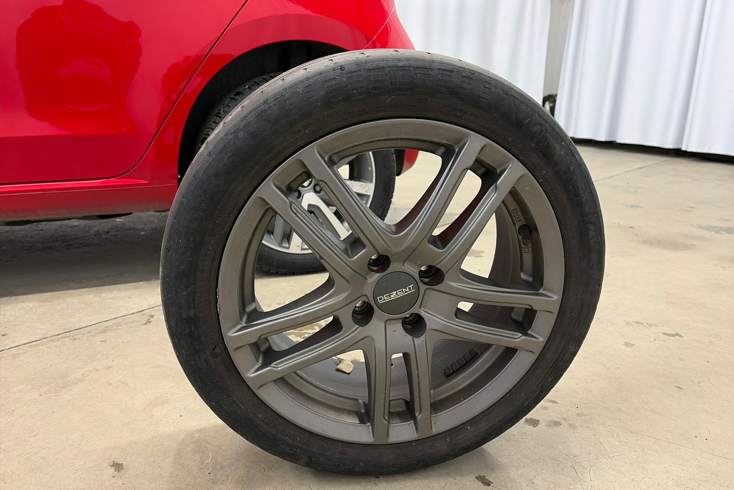 punainen SEAT Mii electric 2020 kuva 13.