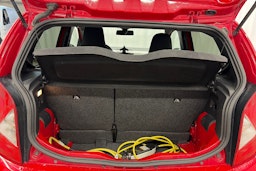 punainen SEAT Mii electric 2020 kuva 14.