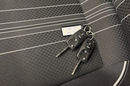 punainen SEAT Mii electric 2020 kuva 20.