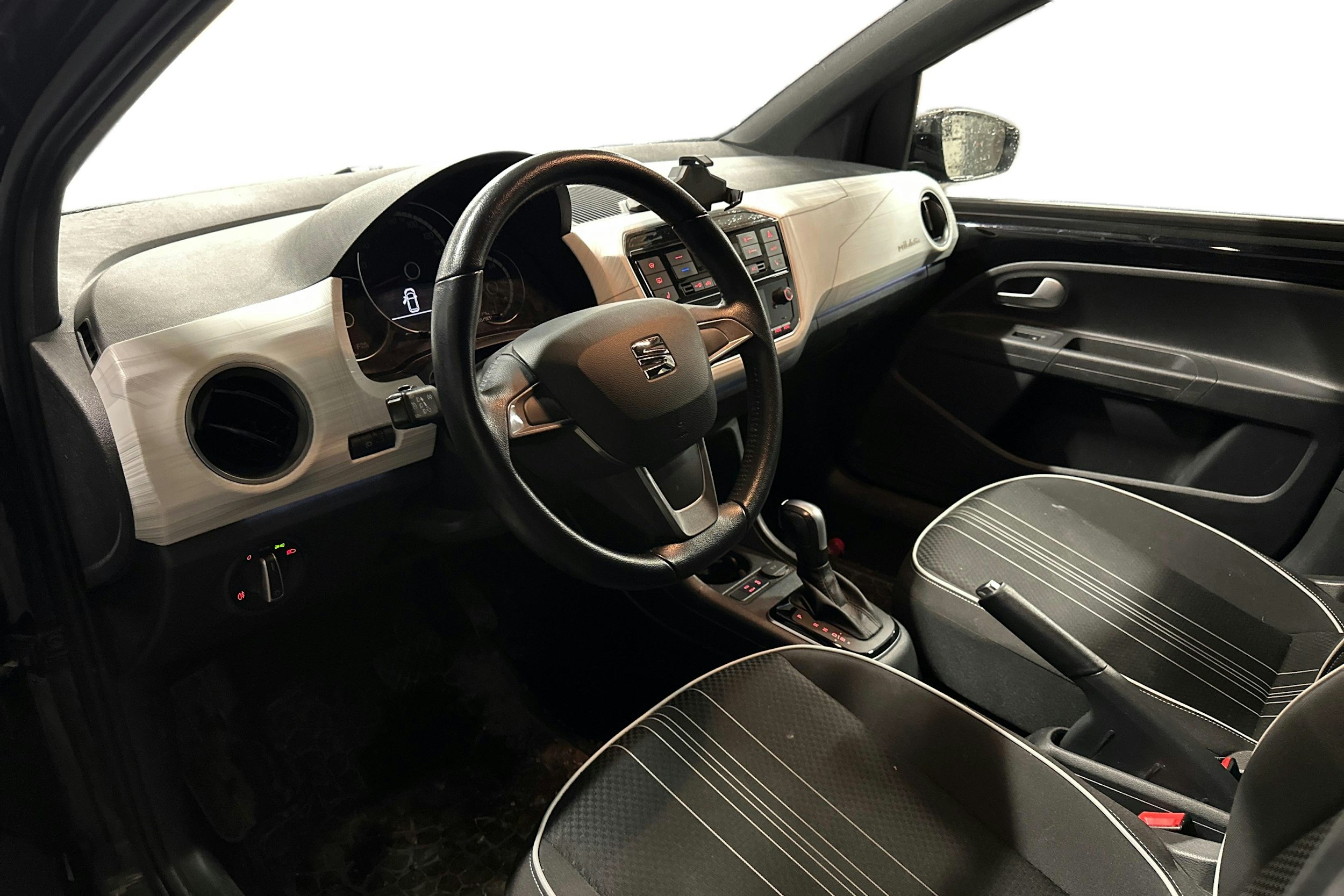 musta SEAT Mii electric 2020 kuva 3.