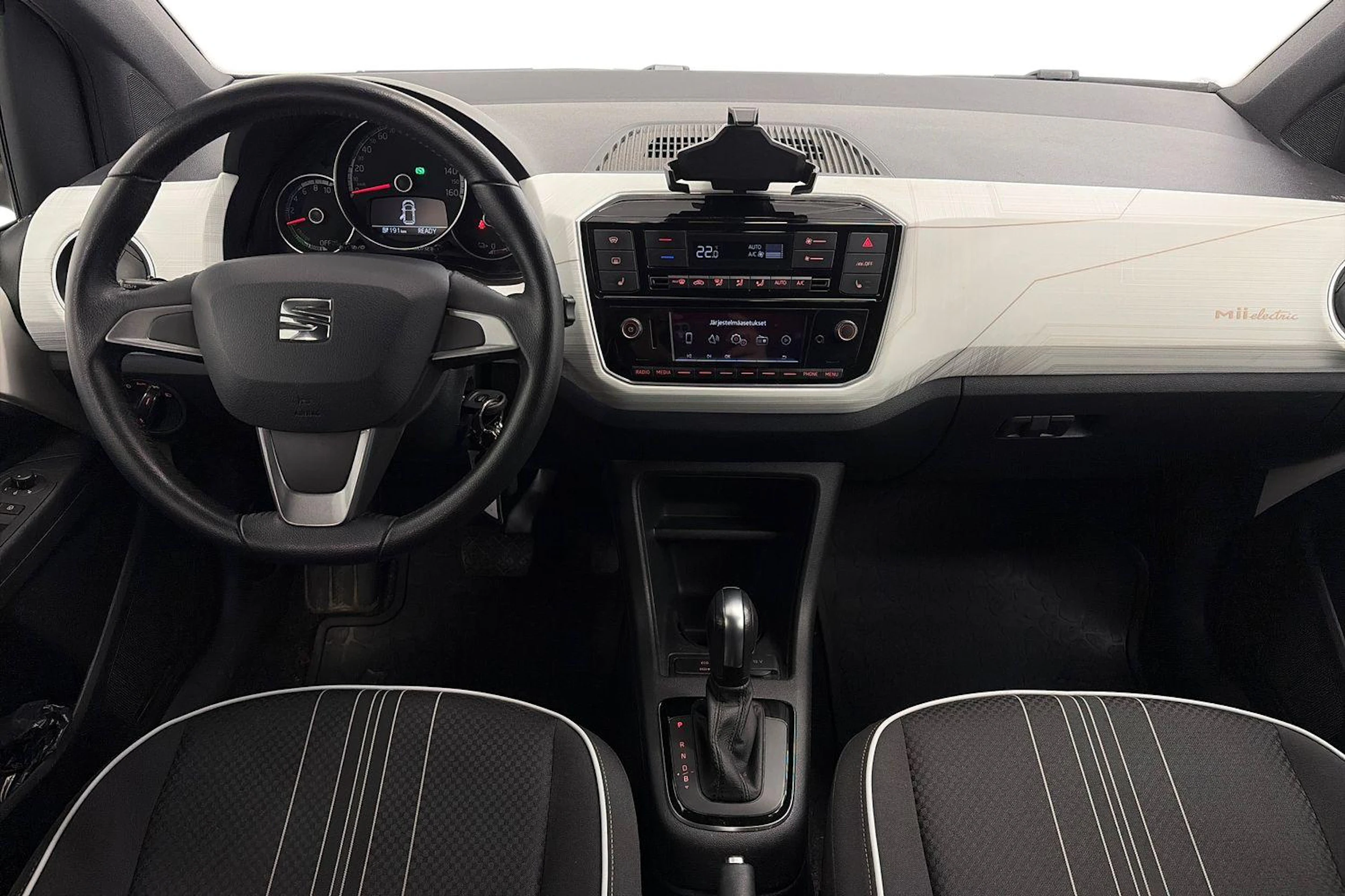 Valkoinen SEAT Mii electric 2021 kuva 7.