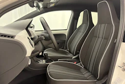 Valkoinen SEAT Mii electric 2021 kuva 12.