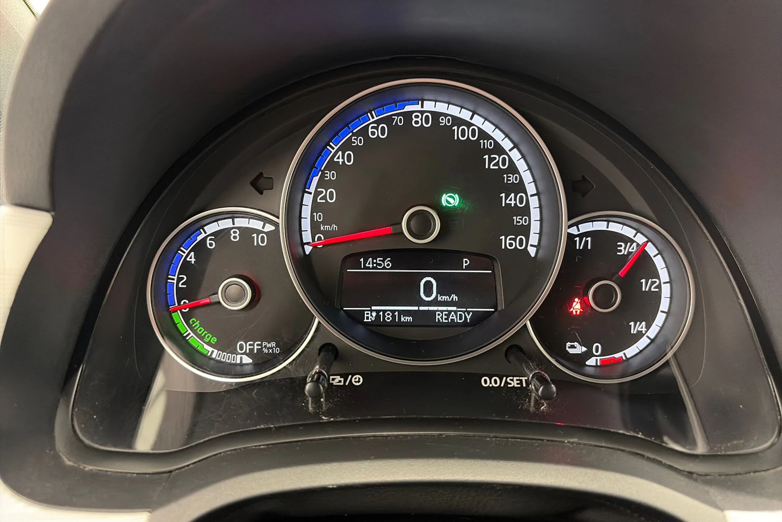 Valkoinen SEAT Mii electric 2021 kuva 13.