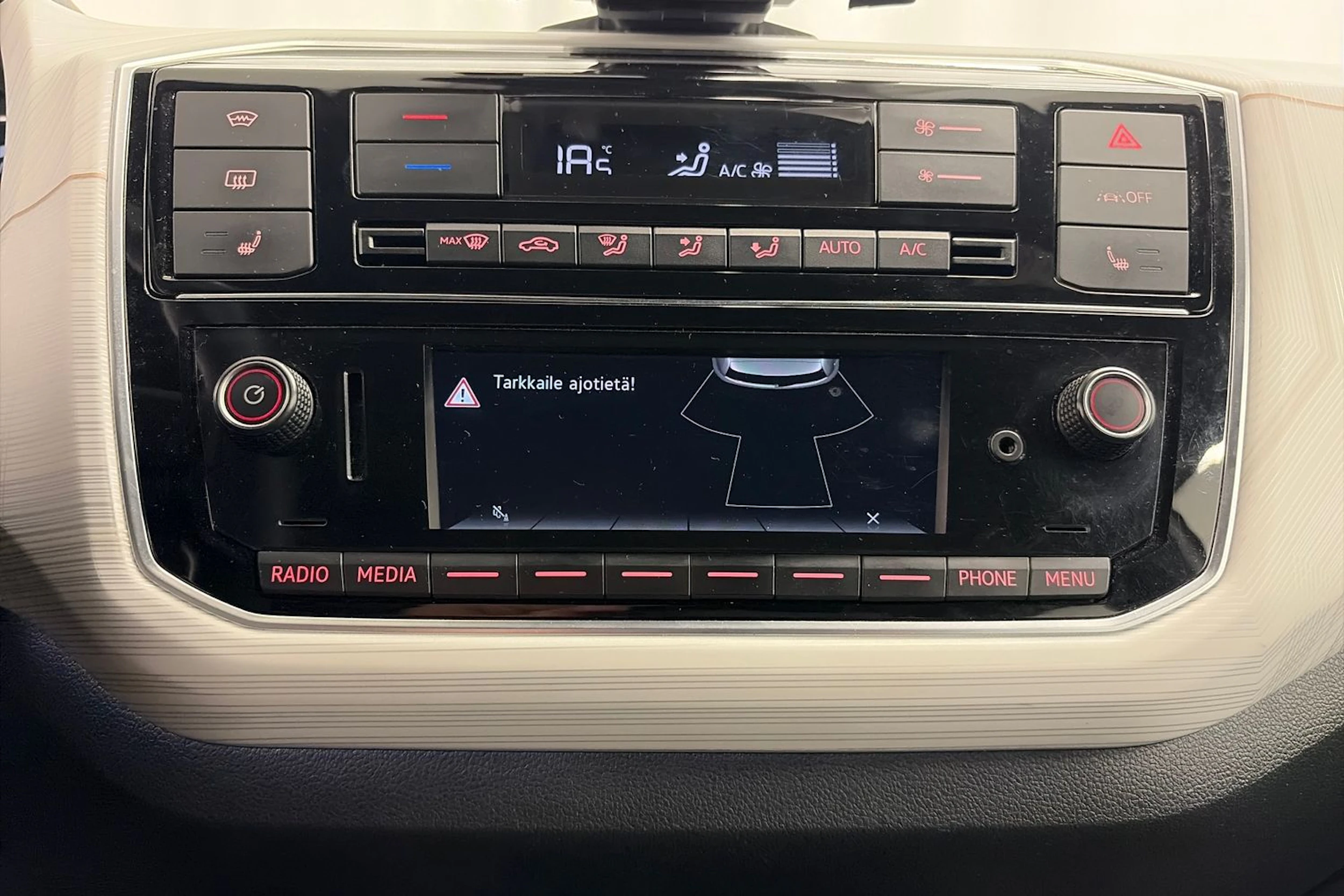 Valkoinen SEAT Mii electric 2021 kuva 16.