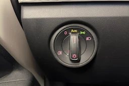 Valkoinen SEAT Mii electric 2021 kuva 18.