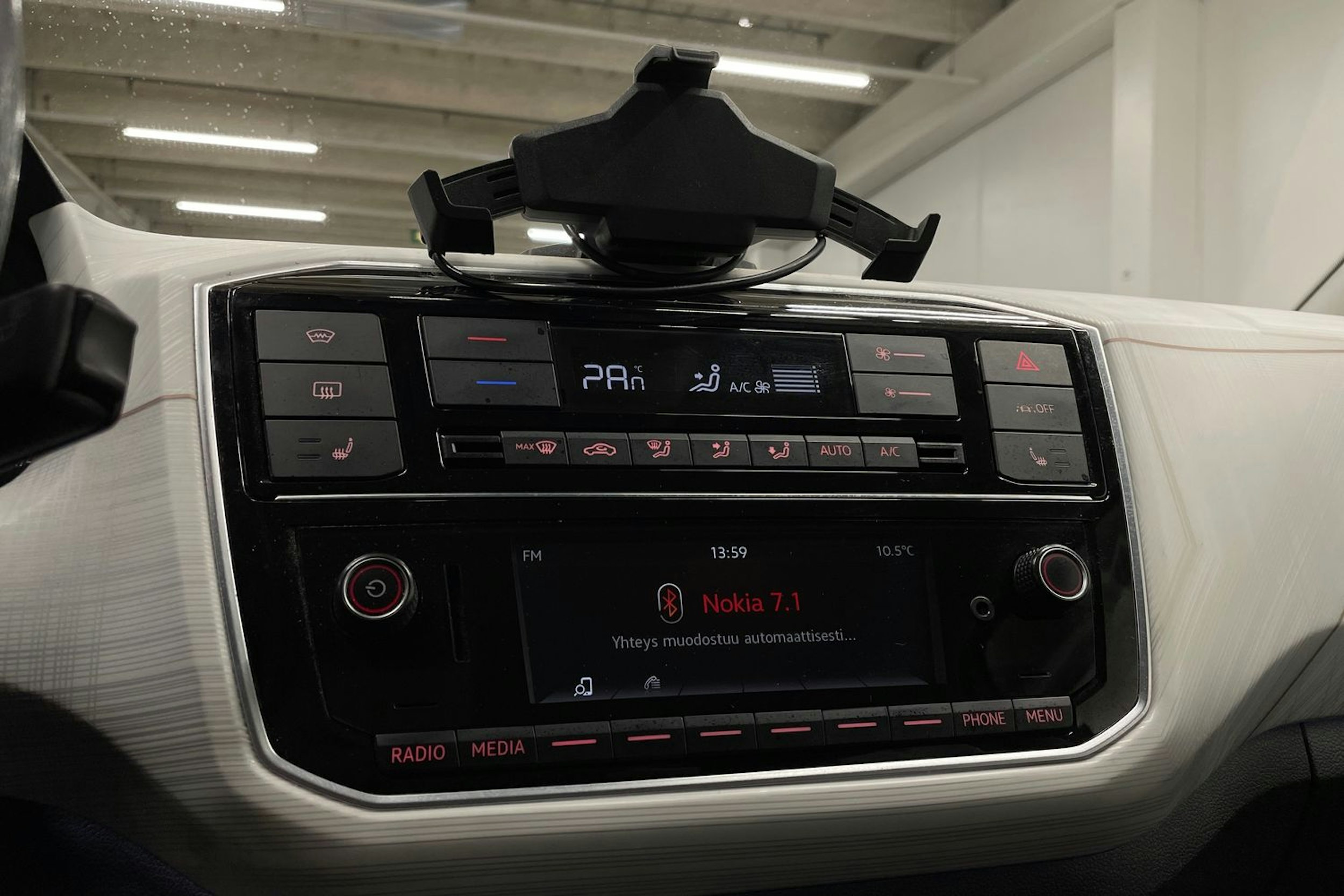 harmaa SEAT Mii electric 2021 kuva 16.