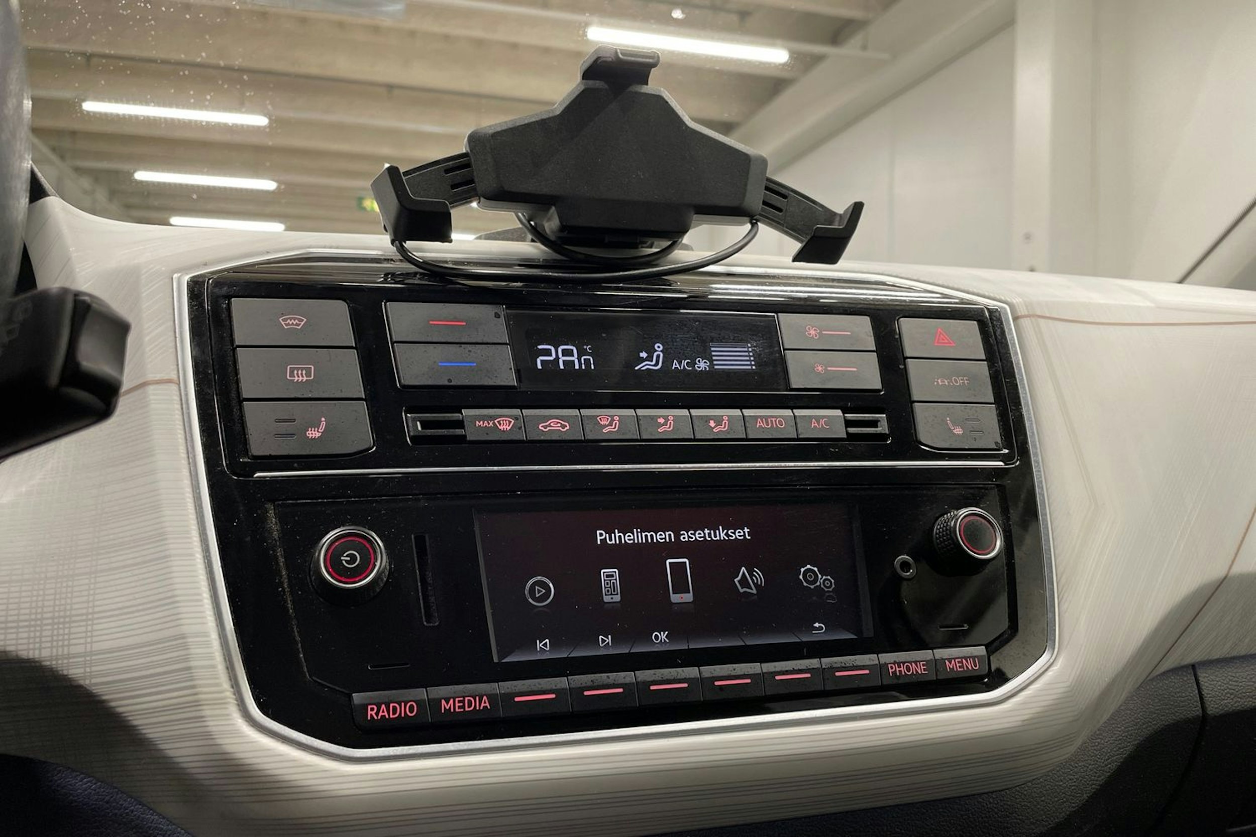 harmaa SEAT Mii electric 2021 kuva 17.