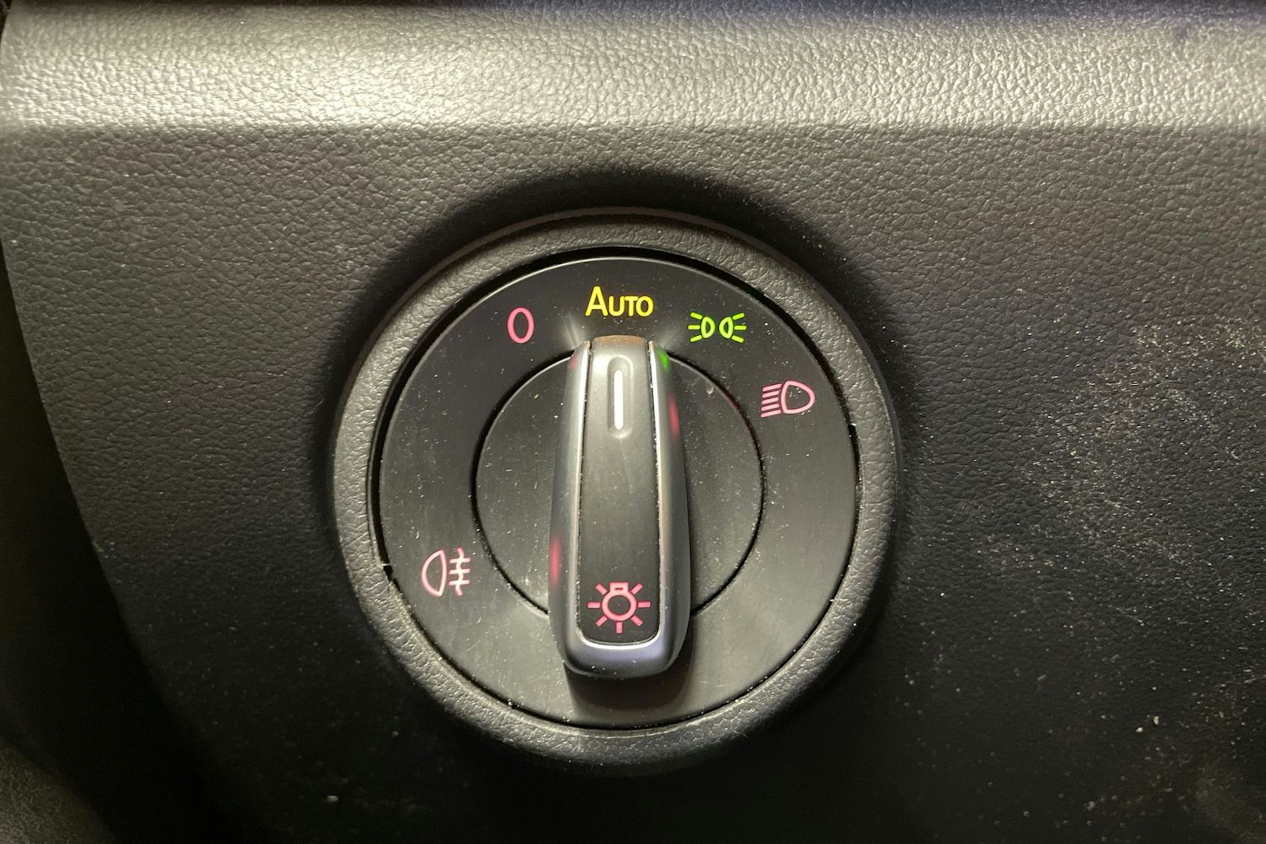 harmaa SEAT Mii electric 2021 kuva 19.