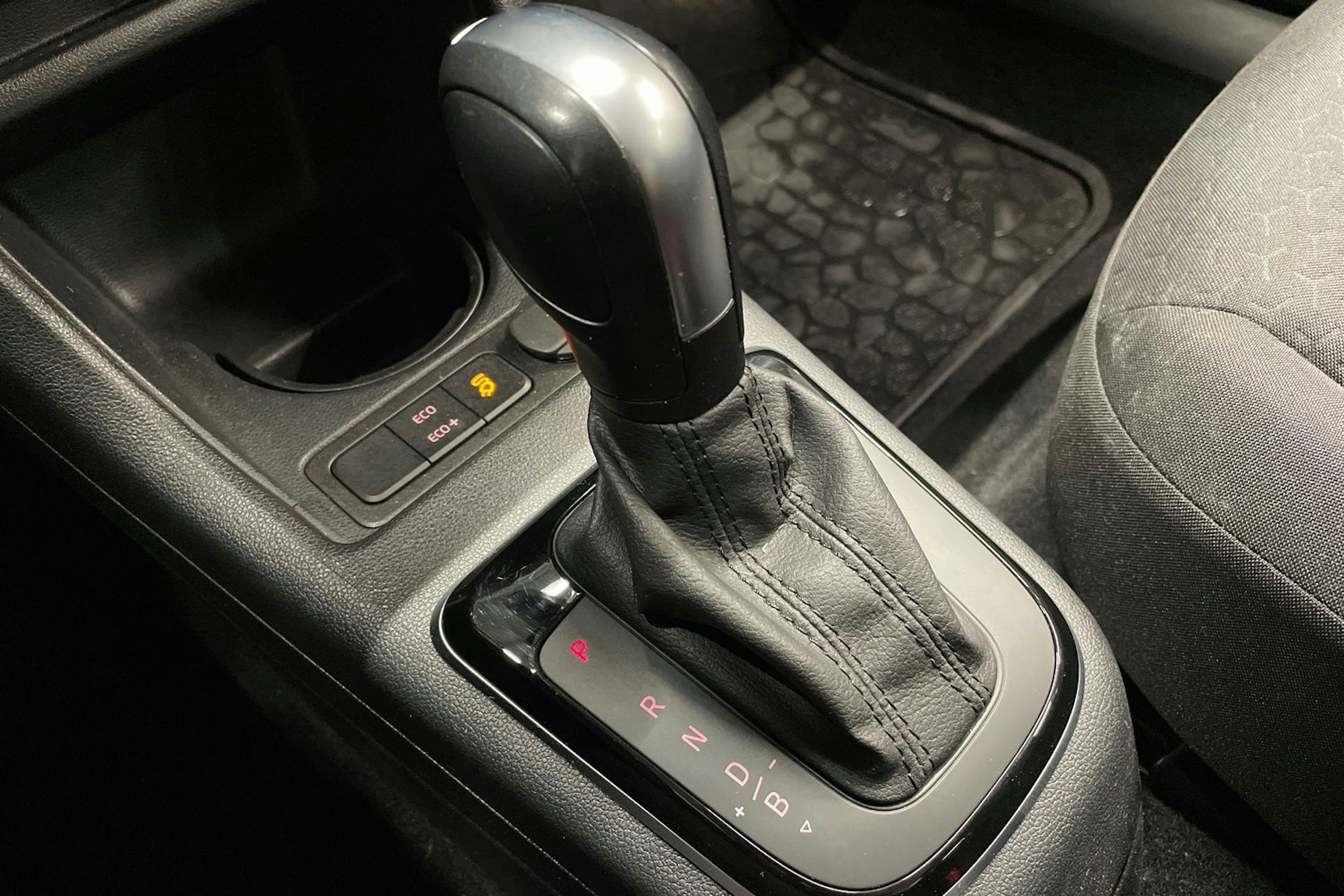 Musta SEAT Mii electric 2021 kuva 18.