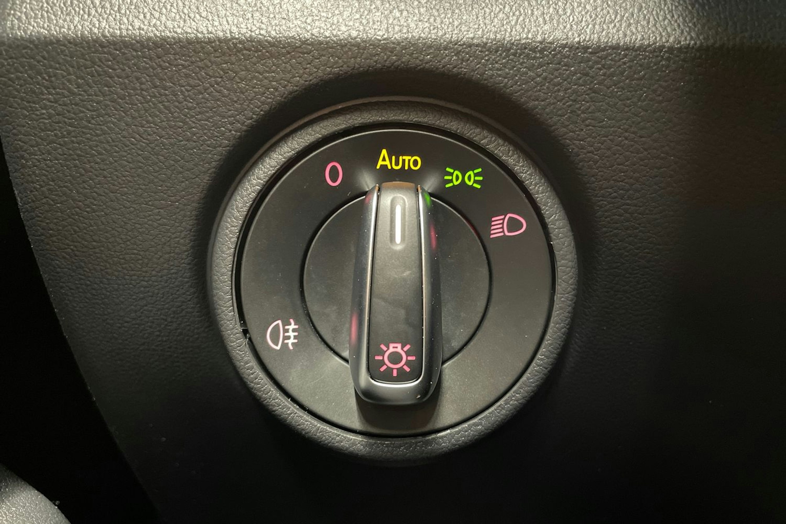 Musta SEAT Mii electric 2021 kuva 19.