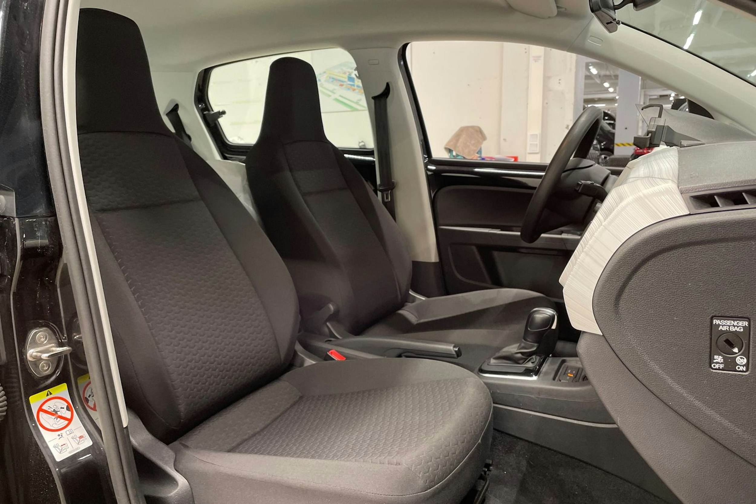 Musta SEAT Mii electric 2021 kuva 21.