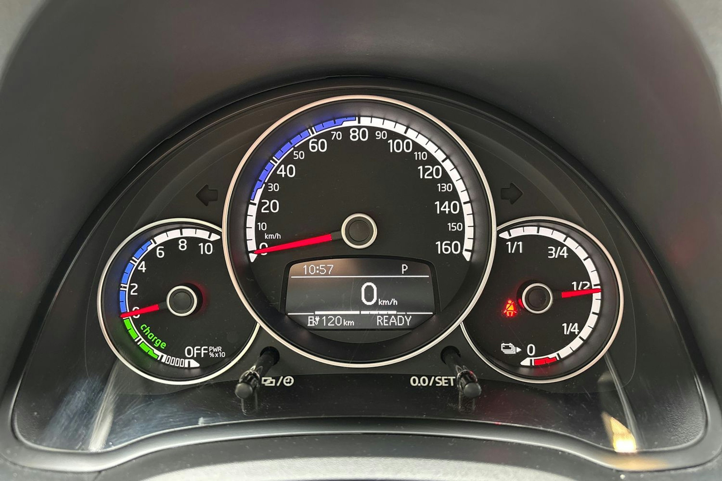 valkoinen SEAT Mii electric 2021 kuva 14.