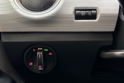 valkoinen SEAT Mii electric 2021 kuva 15.