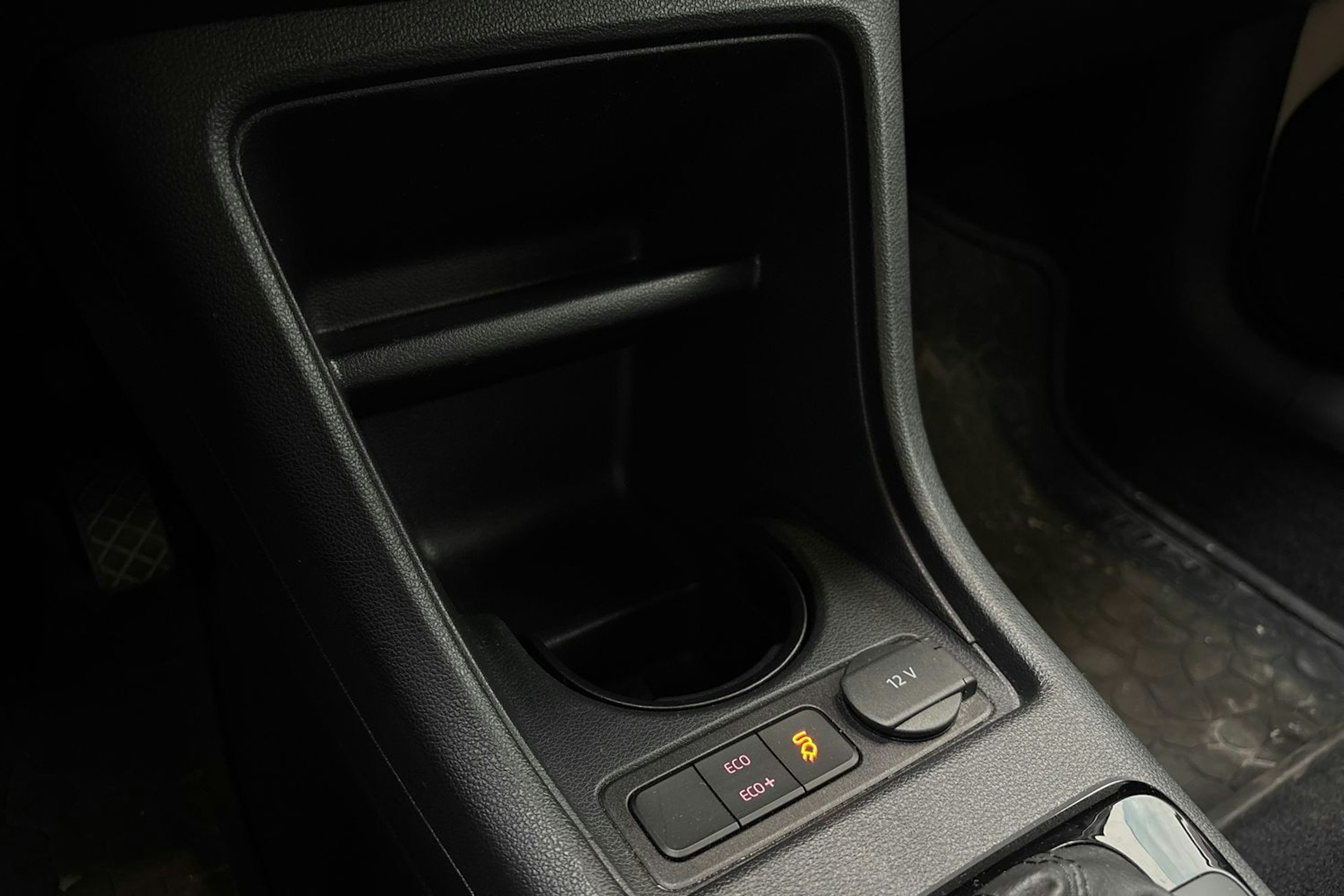 valkoinen SEAT Mii electric 2021 kuva 18.