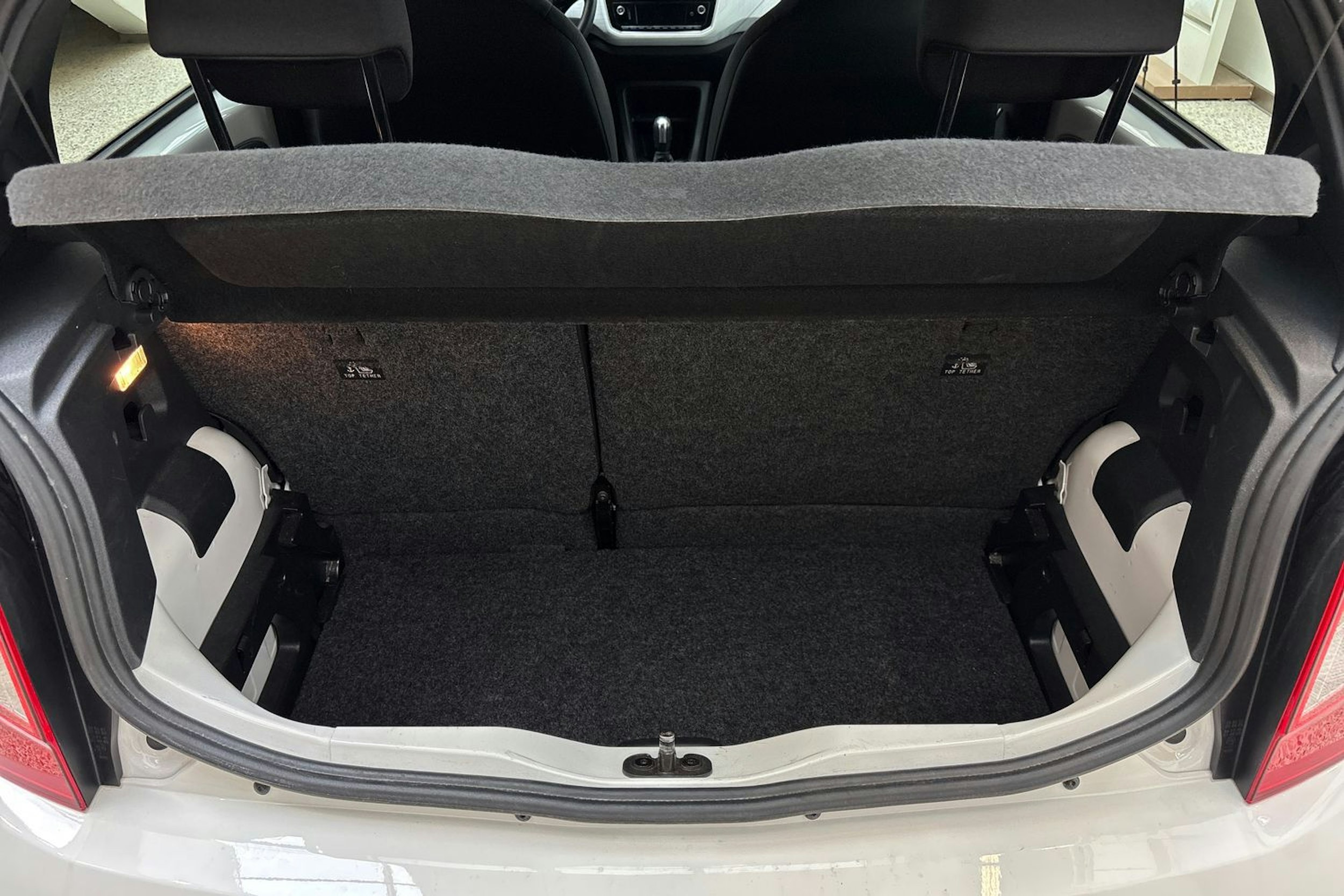 valkoinen SEAT Mii electric 2021 kuva 21.