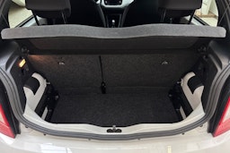 valkoinen SEAT Mii electric 2021 kuva 21.