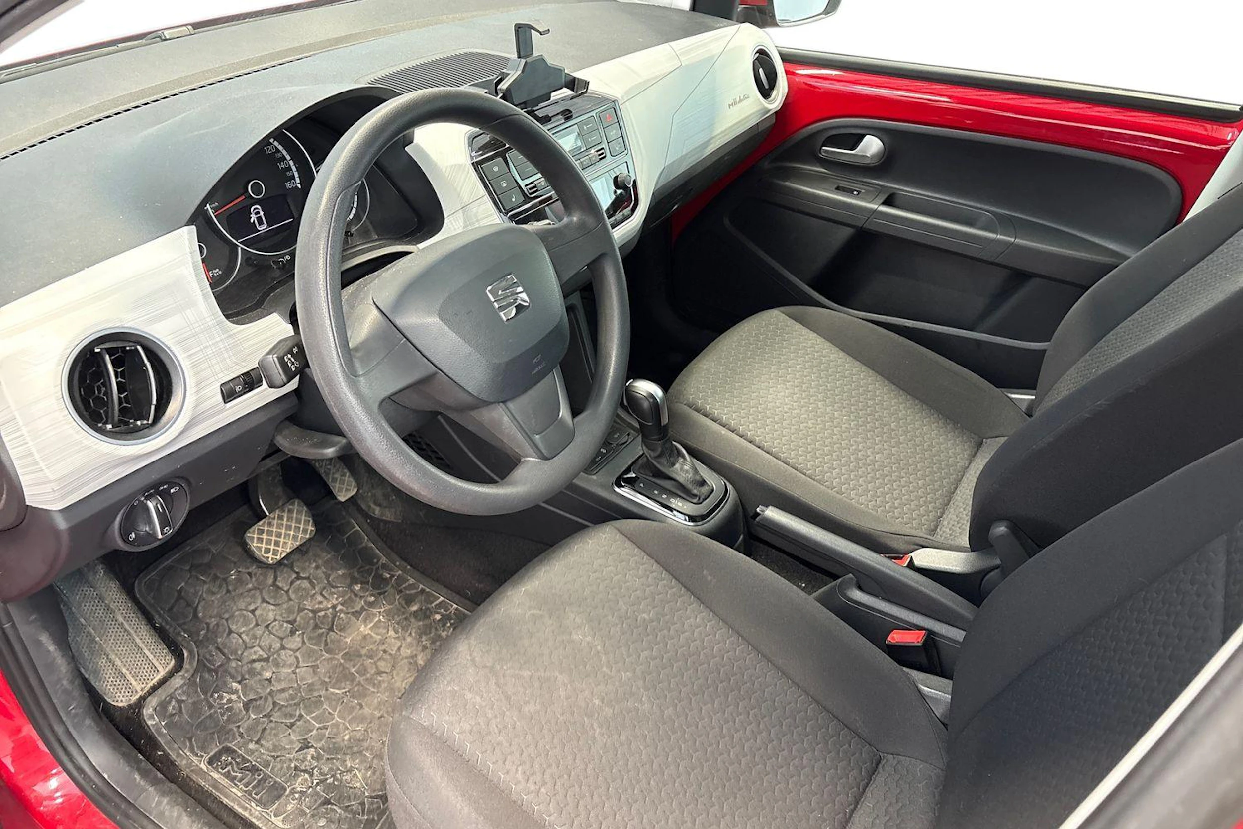 punainen SEAT Mii electric 2021 kuva 3.