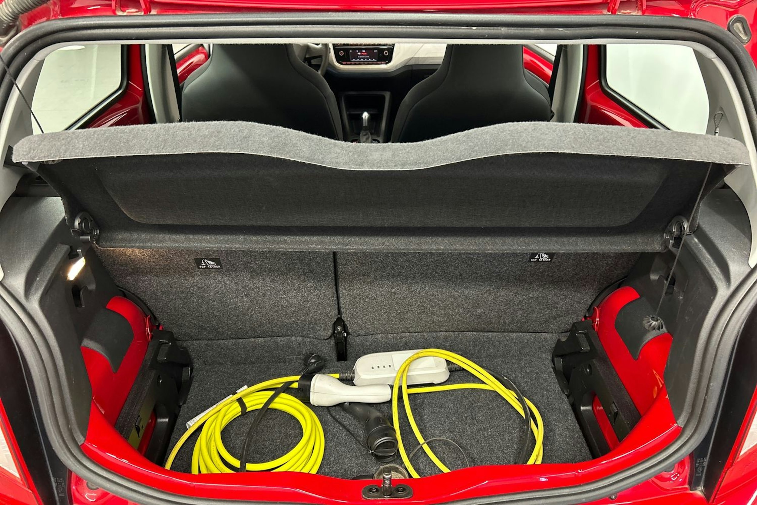 punainen SEAT Mii electric 2021 kuva 14.