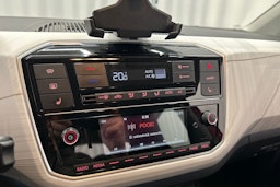 punainen SEAT Mii electric 2021 kuva 21.