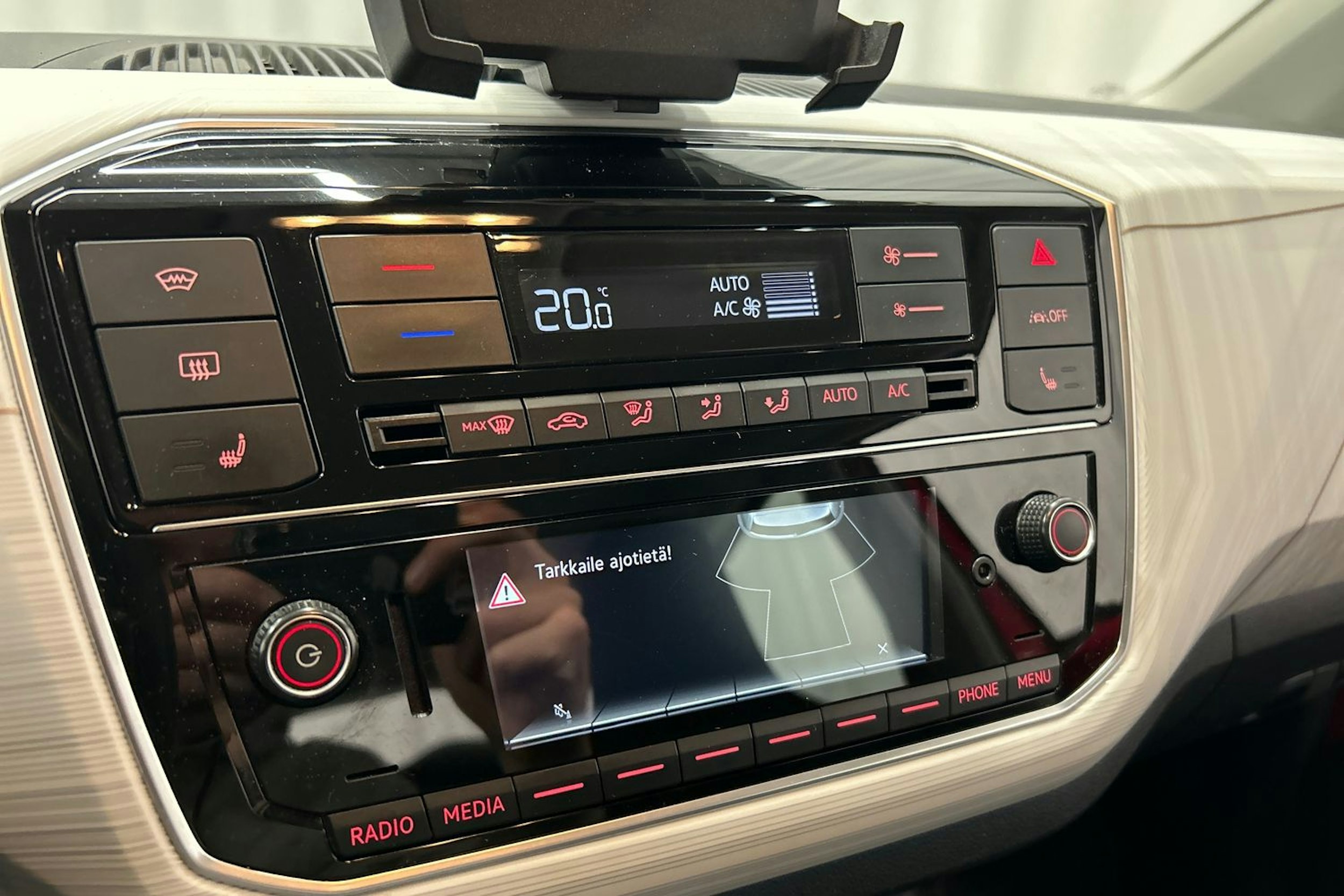 punainen SEAT Mii electric 2021 kuva 22.