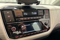 punainen SEAT Mii electric 2021 kuva 22.