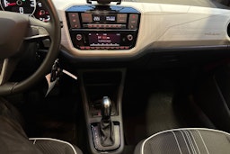 punainen SEAT Mii electric 2021 kuva 13.