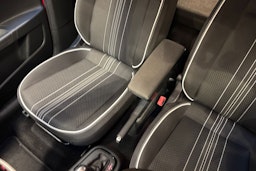 punainen SEAT Mii electric 2021 kuva 14.