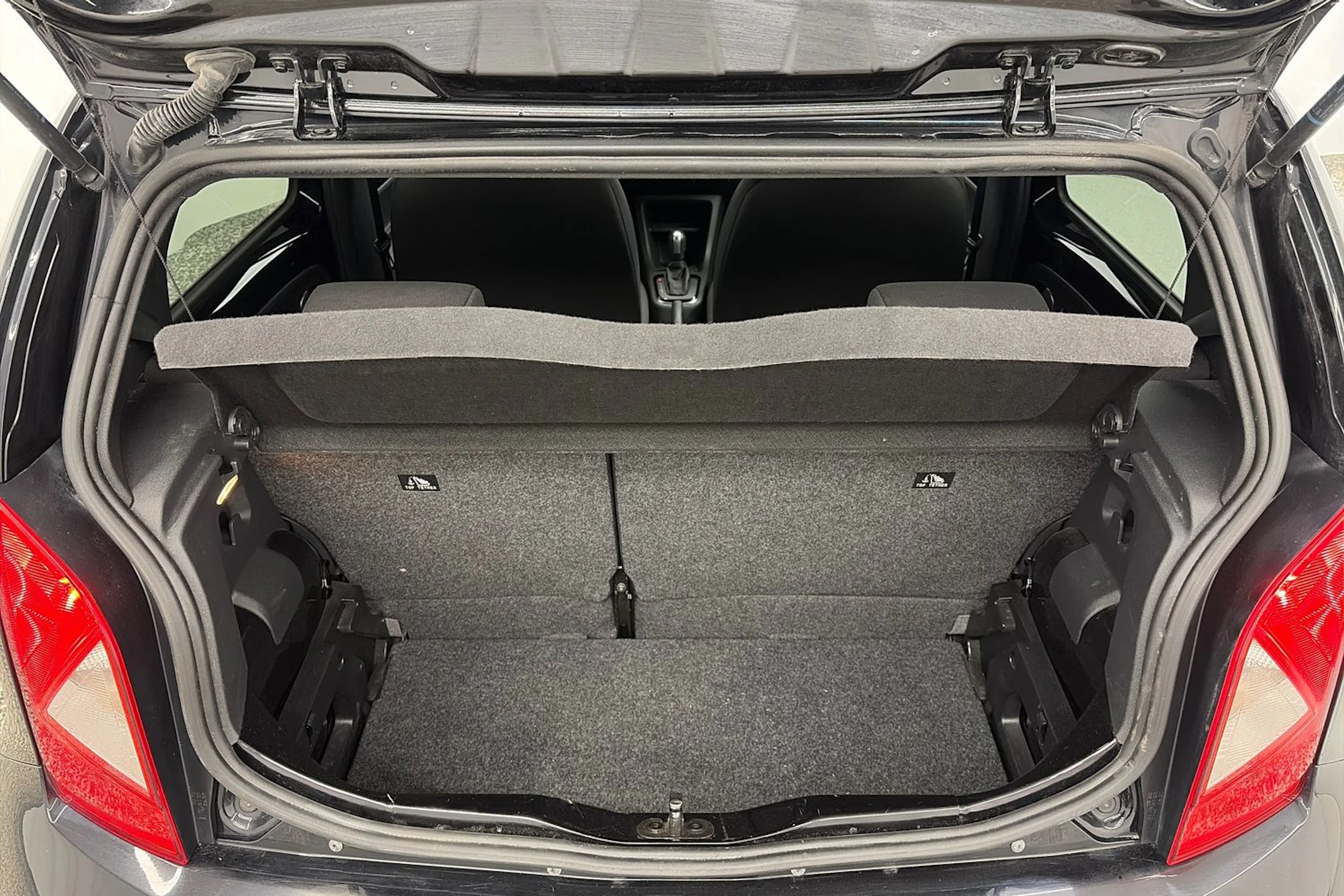 musta SEAT Mii electric 2021 kuva 15.