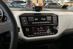 punainen SEAT Mii electric 2021 kuva 16.