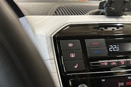 punainen SEAT Mii electric 2021 kuva 17.