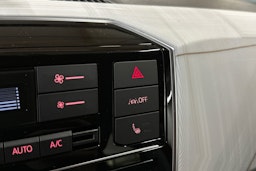 punainen SEAT Mii electric 2021 kuva 18.