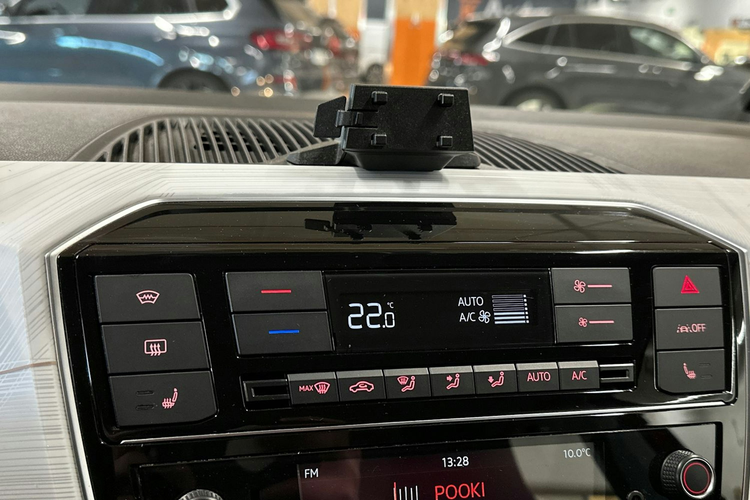 punainen SEAT Mii electric 2021 kuva 19.