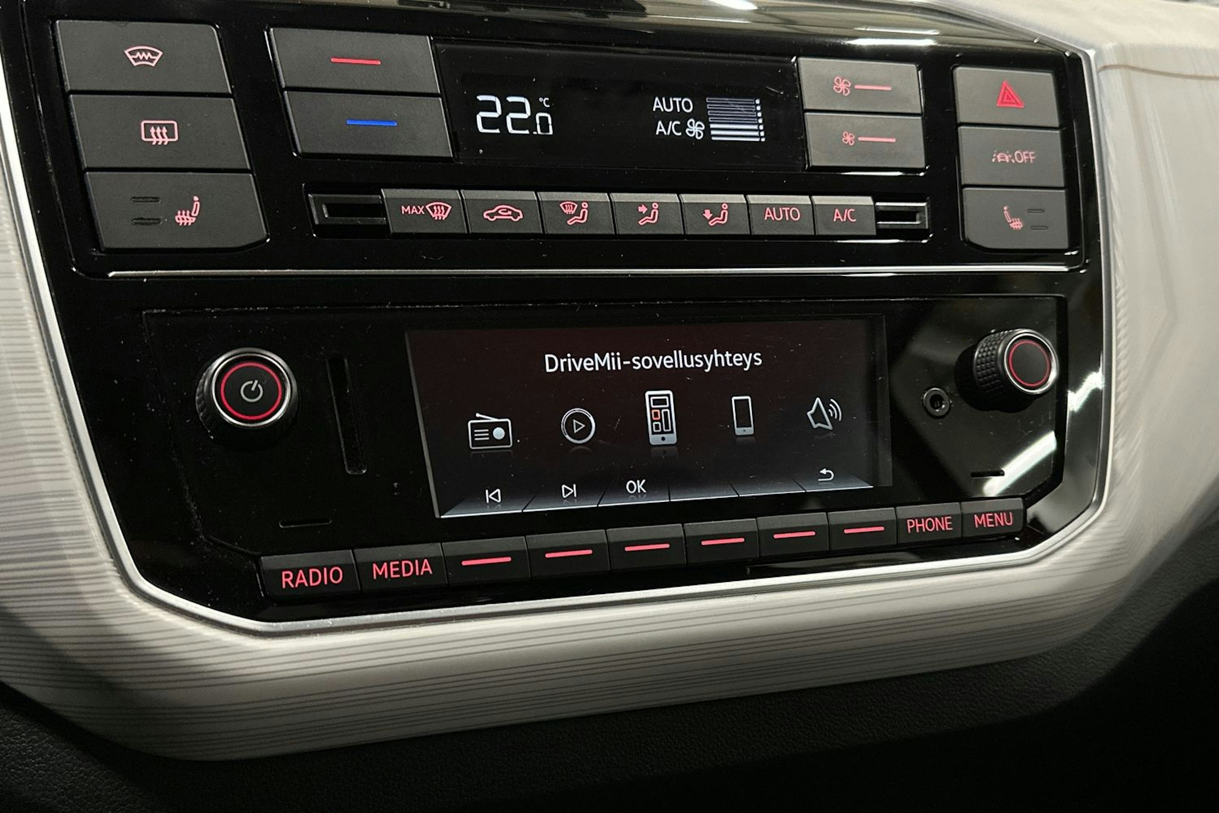 punainen SEAT Mii electric 2021 kuva 20.