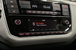 punainen SEAT Mii electric 2021 kuva 21.