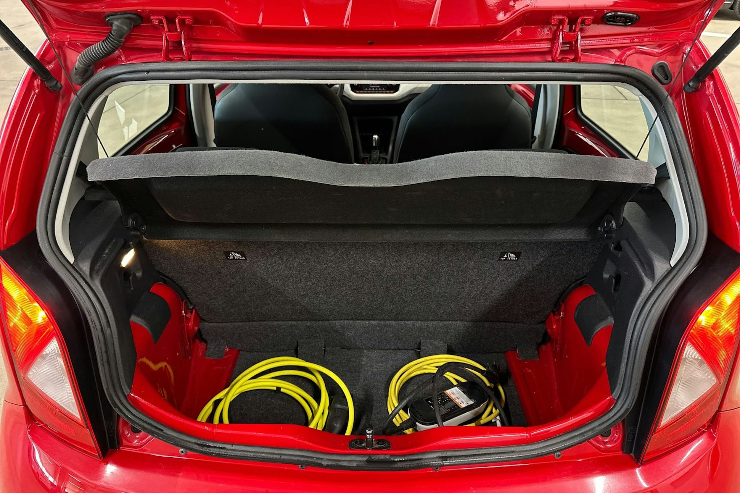 punainen SEAT Mii electric 2021 kuva 25.