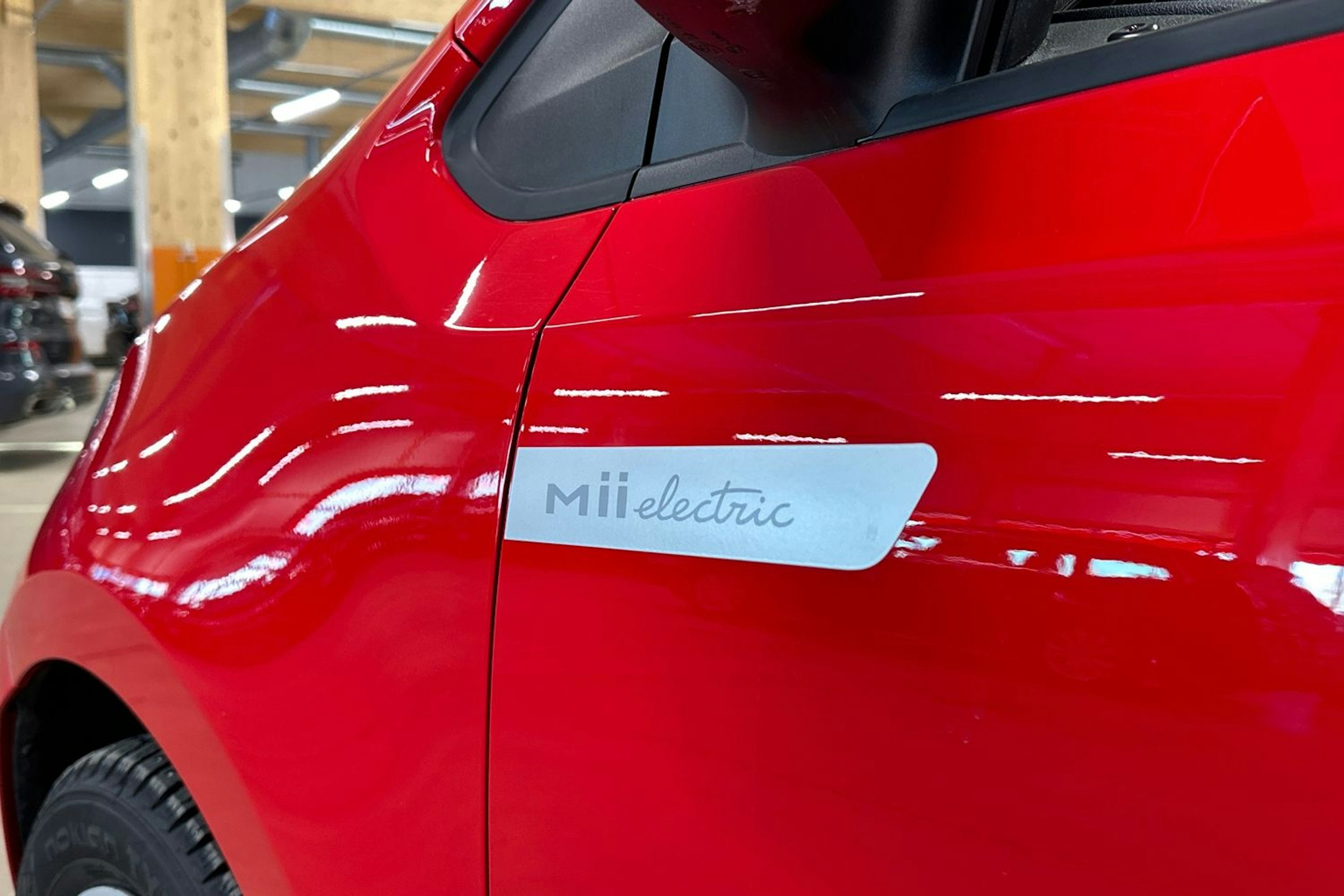 punainen SEAT Mii electric 2021 kuva 26.