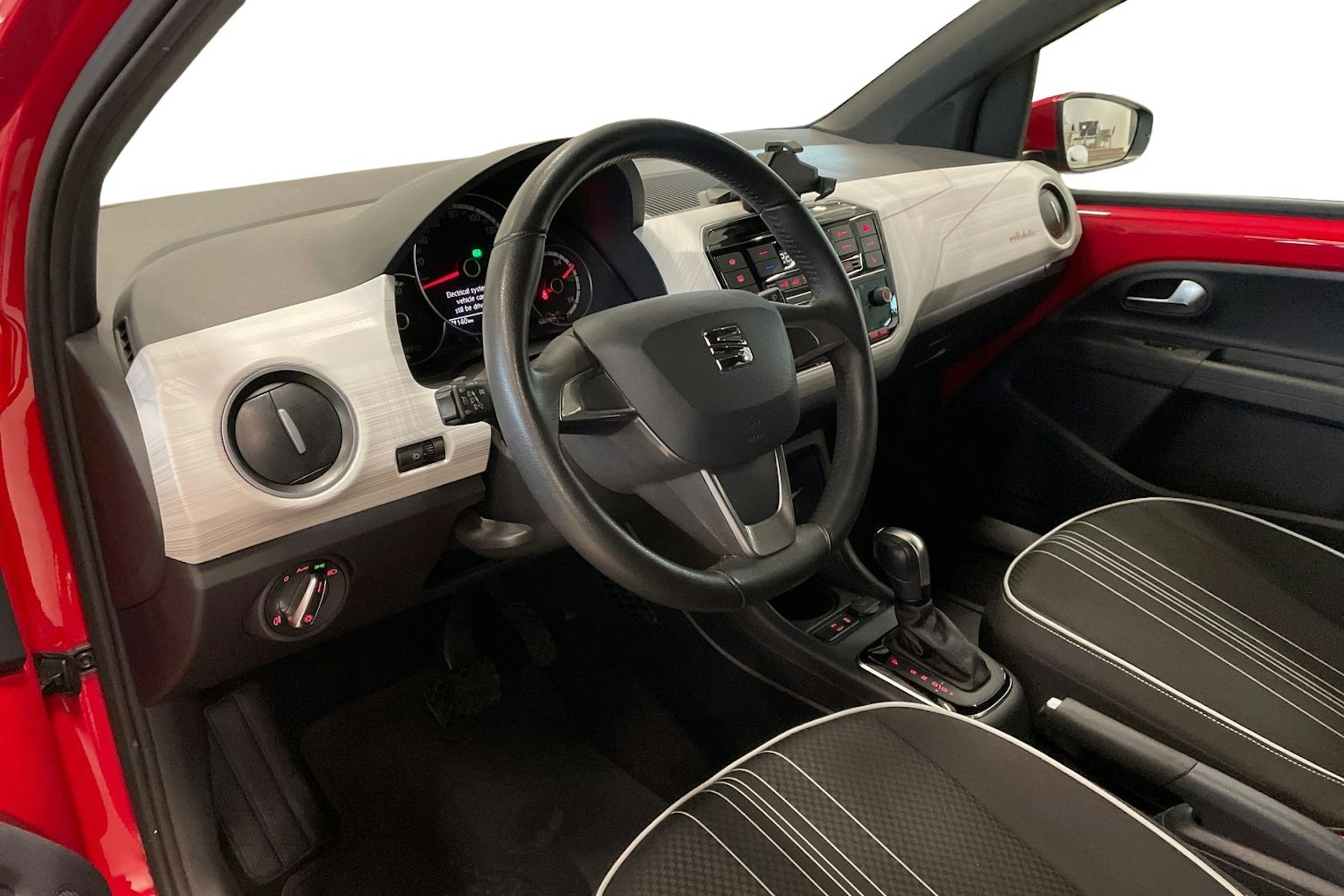 punainen SEAT Mii electric 2021 kuva 7.