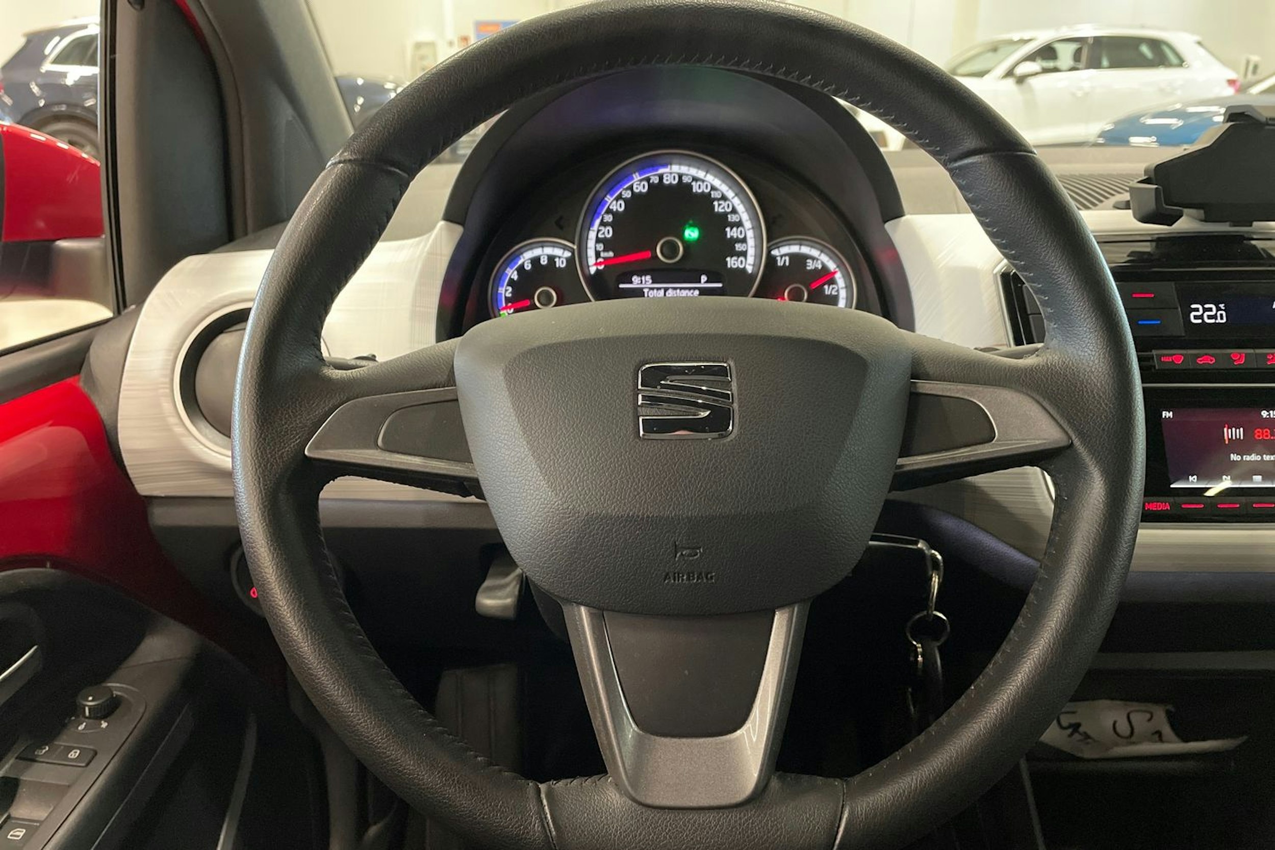 punainen SEAT Mii electric 2021 kuva 15.