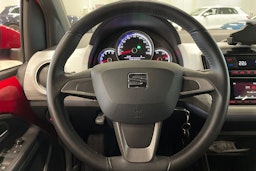 punainen SEAT Mii electric 2021 kuva 15.