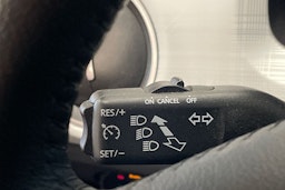 punainen SEAT Mii electric 2021 kuva 16.