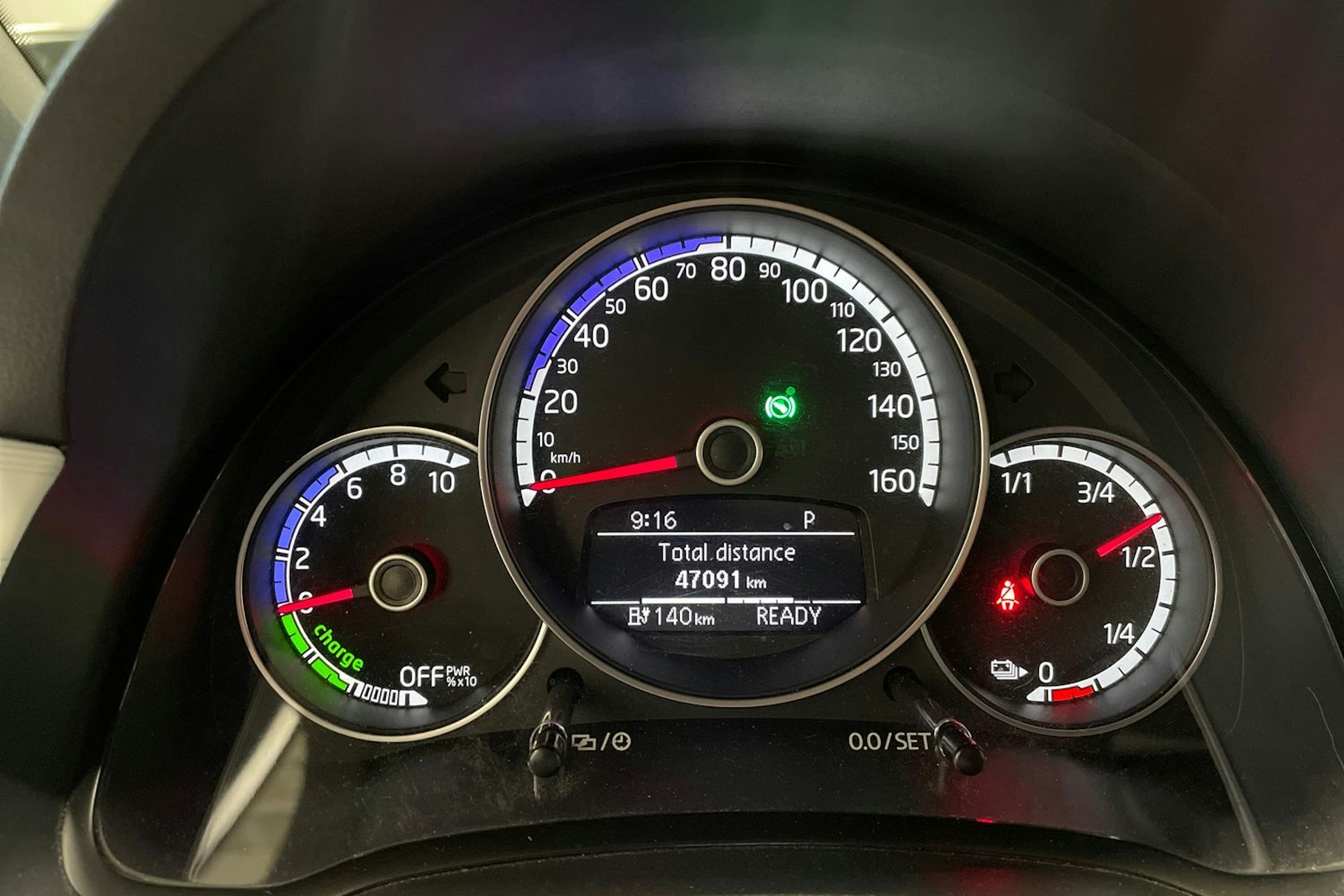 punainen SEAT Mii electric 2021 kuva 17.