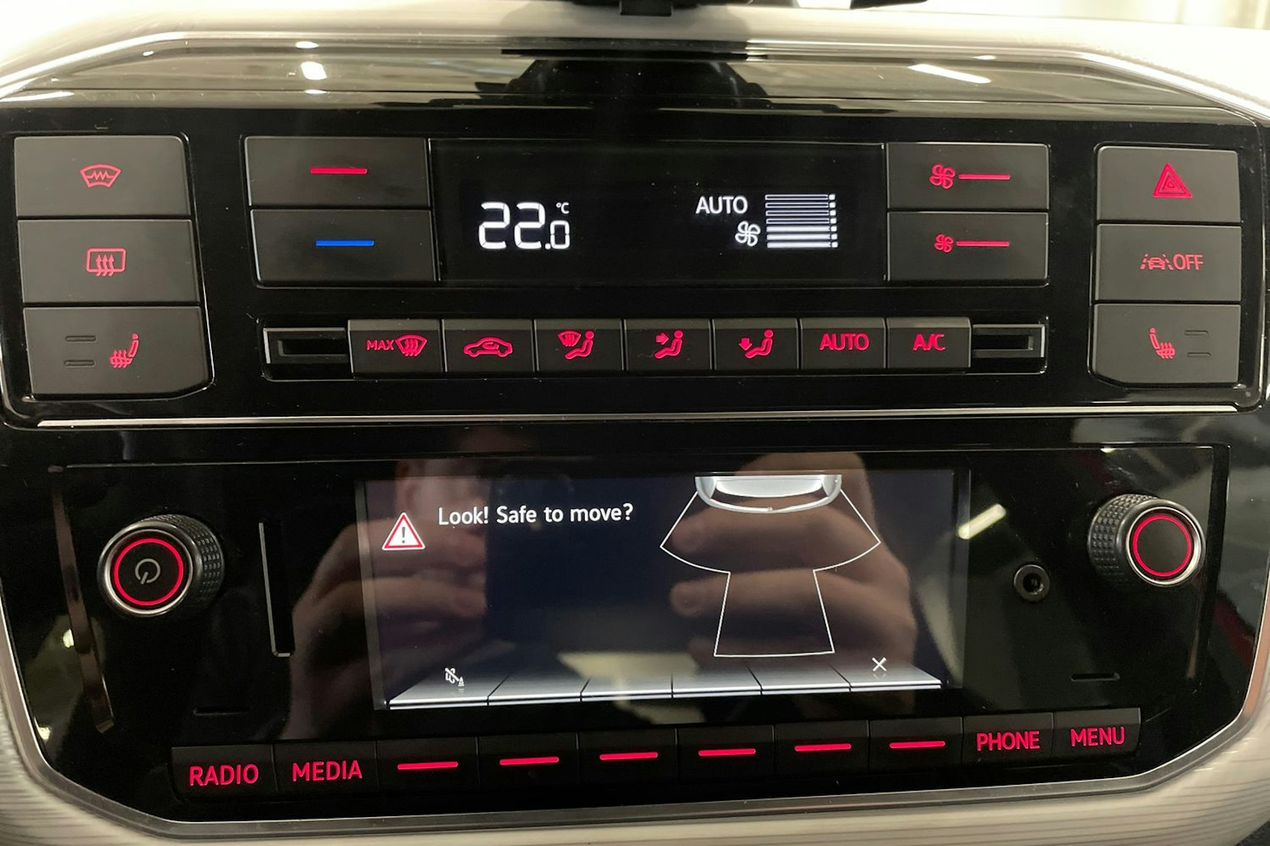 punainen SEAT Mii electric 2021 kuva 20.