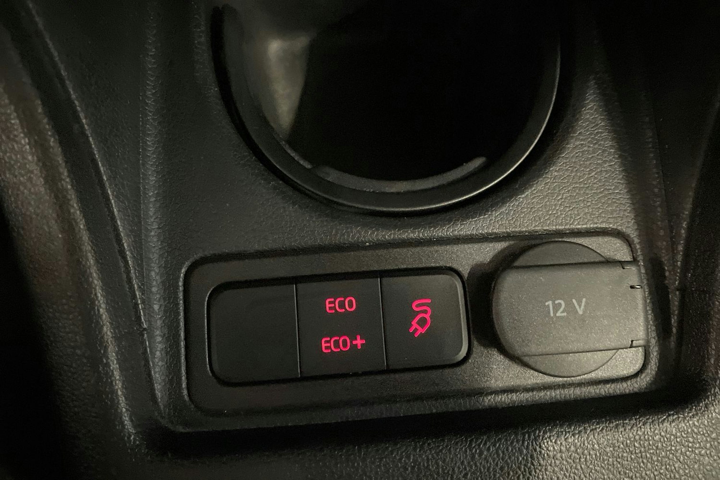 punainen SEAT Mii electric 2021 kuva 24.
