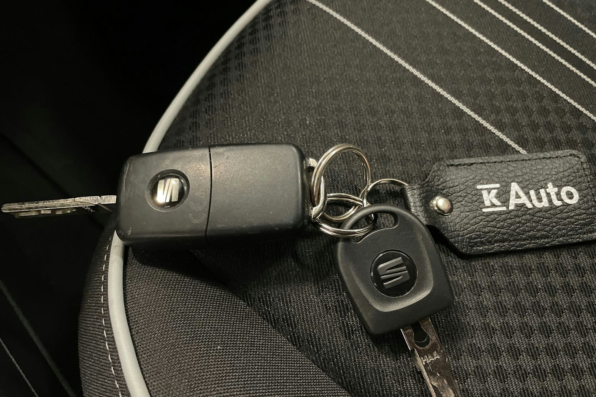 punainen SEAT Mii electric 2021 kuva 25.