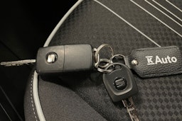 punainen SEAT Mii electric 2021 kuva 25.