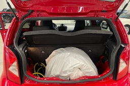 punainen SEAT Mii electric 2021 kuva 27.