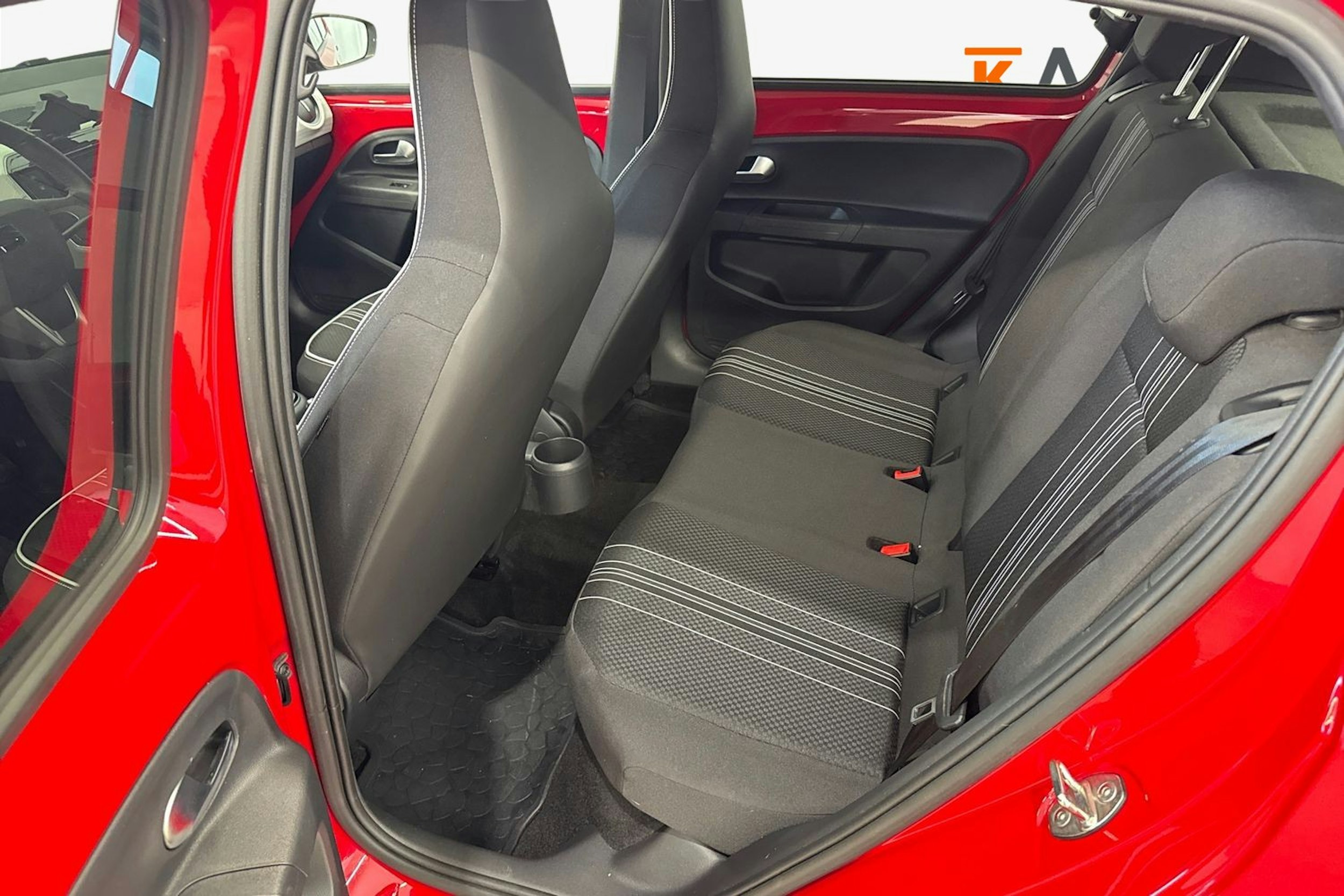 punainen SEAT Mii electric 2021 kuva 11.