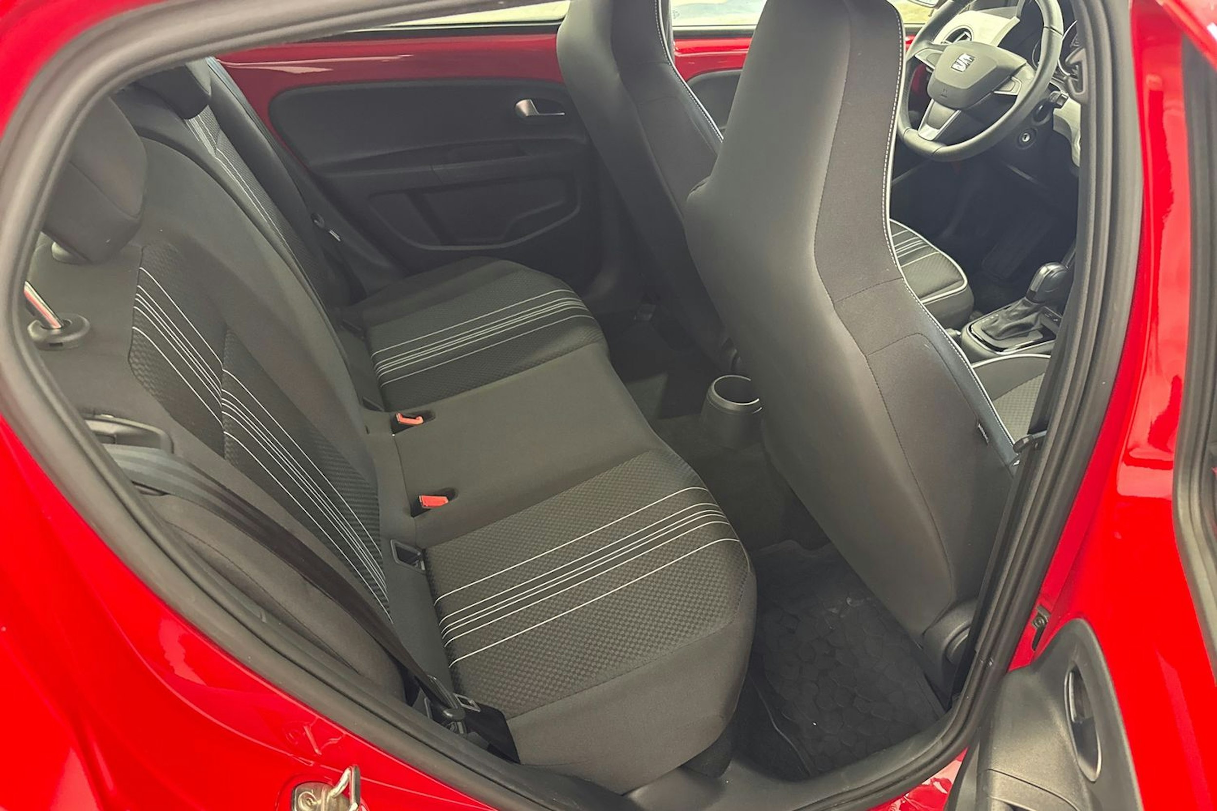 punainen SEAT Mii electric 2021 kuva 13.